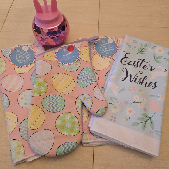 Other - NWT Easter Wishes Home Kitchen Set - 3 Soft Microfiber Towels, Mug, & Potholder